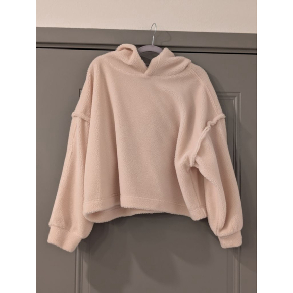 Grey Bandit Tops - Women's Grey Bandit Cream Fleece Cropped Hoodie XS